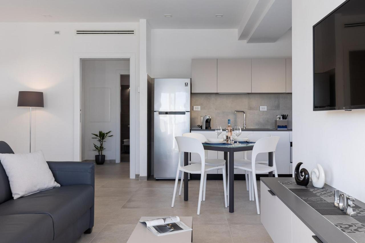 Oneweek Gaeta Suites And Apartments Exteriör bild