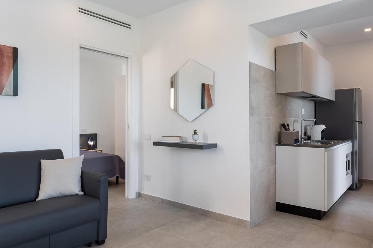 Oneweek Gaeta Suites And Apartments Exteriör bild