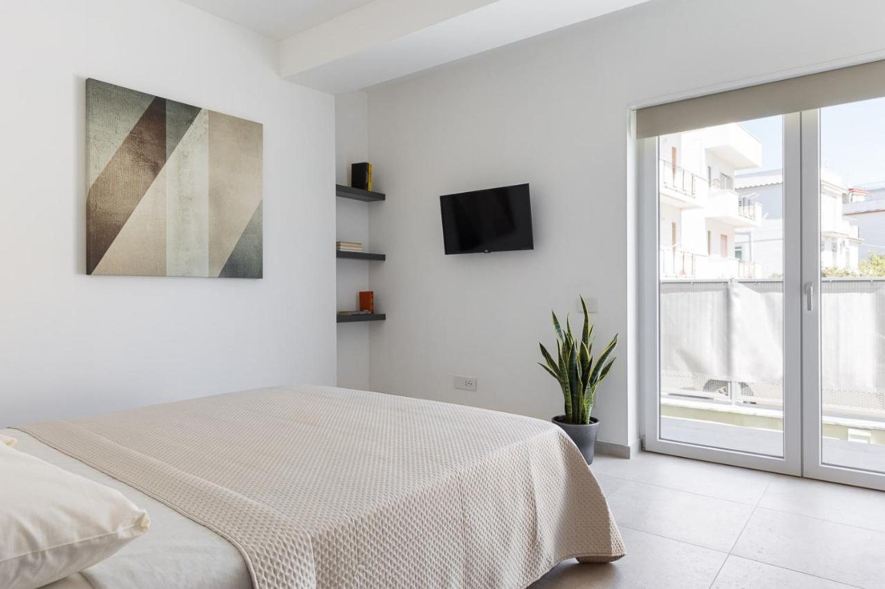 Oneweek Gaeta Suites And Apartments Exteriör bild