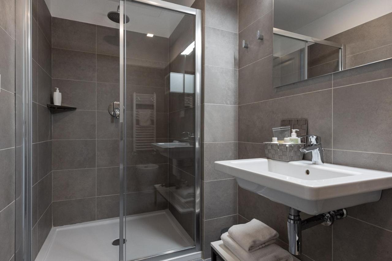 Oneweek Gaeta Suites And Apartments Exteriör bild