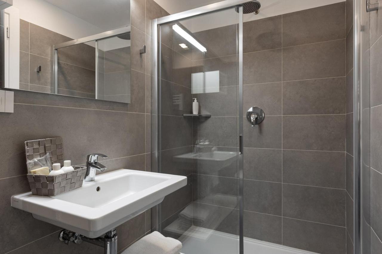 Oneweek Gaeta Suites And Apartments Exteriör bild