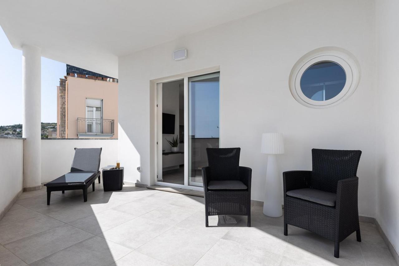Oneweek Gaeta Suites And Apartments Exteriör bild
